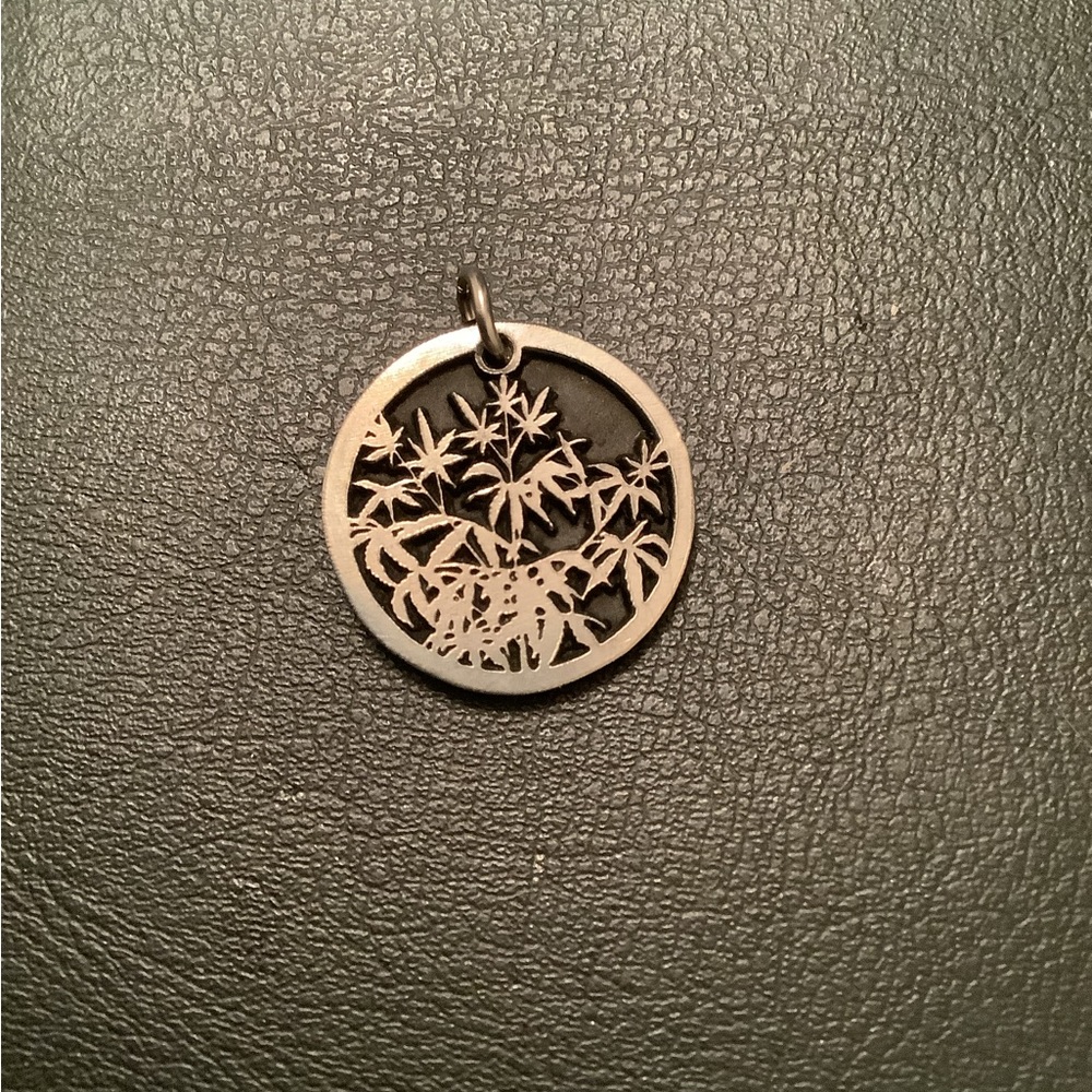 NEW Cannabis field pendant unisex